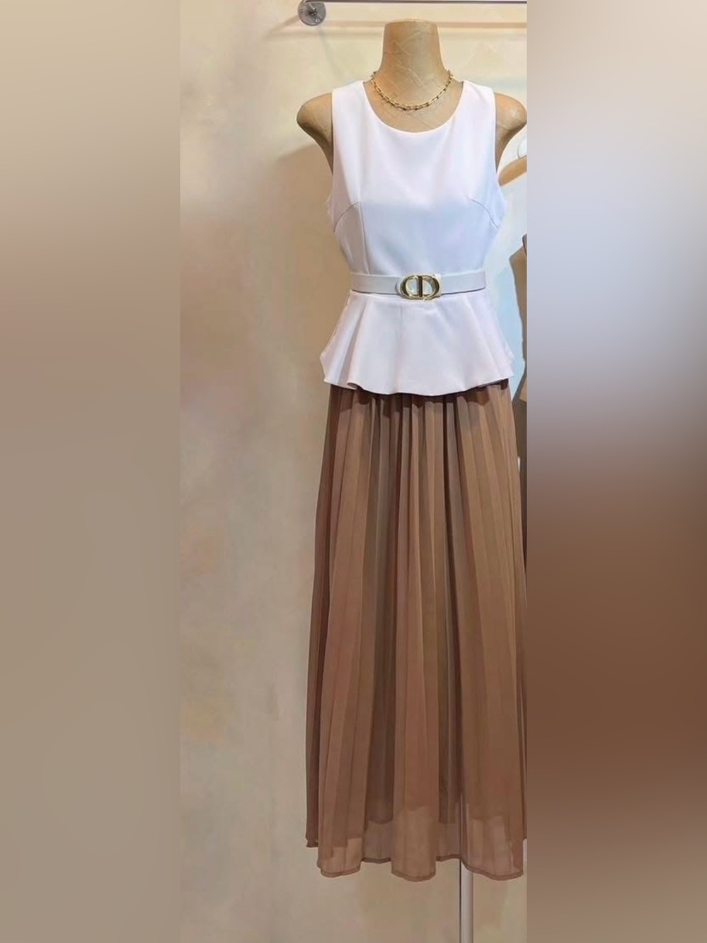 Sleeveless top with belt Pleated Maxi Skirt in Brown - Coords